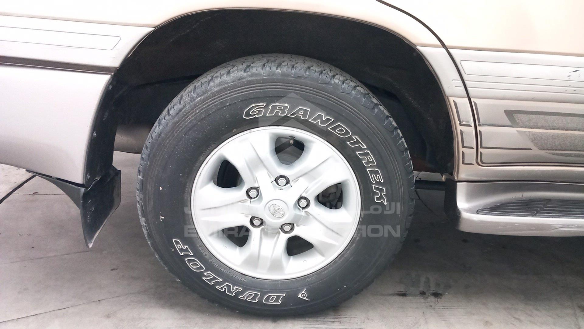 2006 TOYOTA LAND CRUISER VIN: JTEHT05J762085164