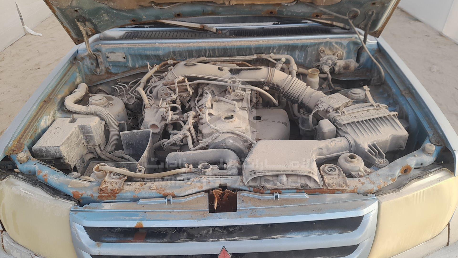 2003 MITSUBISHI PAJERO VIN: JMYLRH77W3Z704284