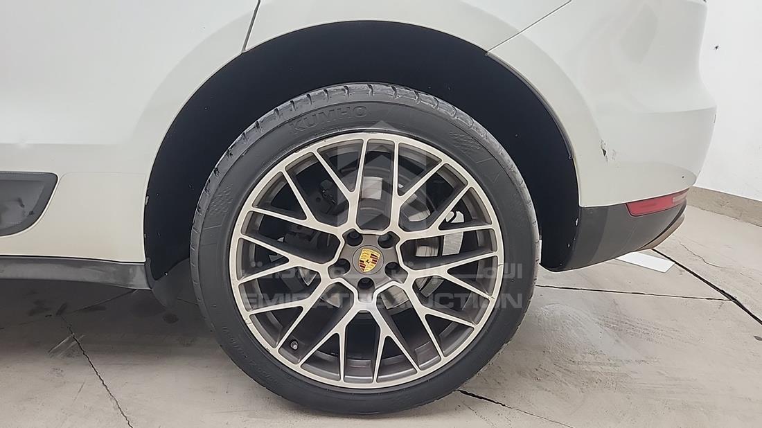 2017 Porsche Macan — Rear Left Tyre — Photo 38
