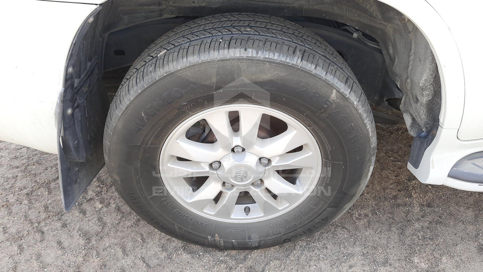 2008 TOYOTA LAND CRUISER VIN: JTMHT09J885006973