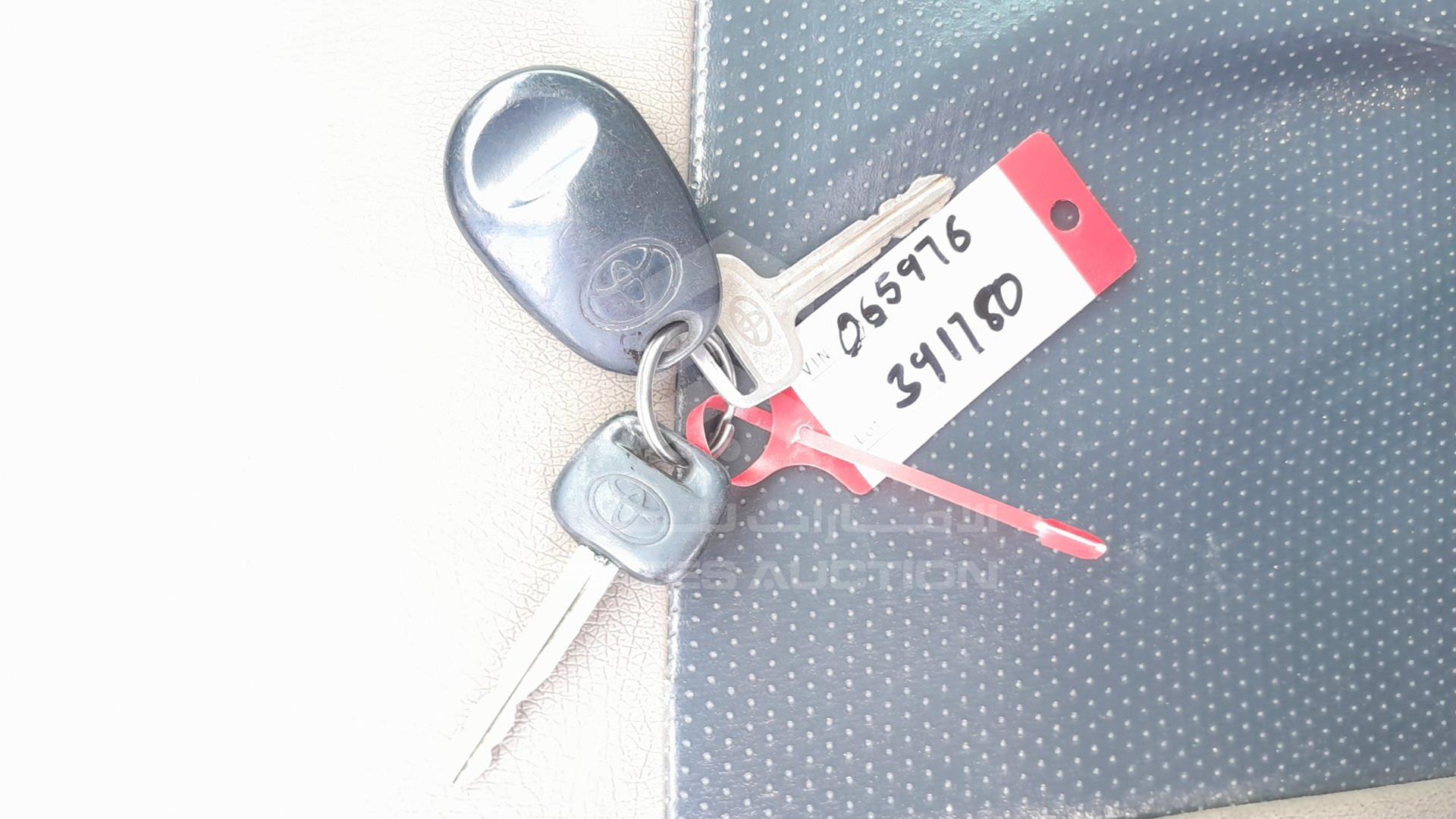 2005 TOYOTA COROLLA VIN: JTDBW23E753065976