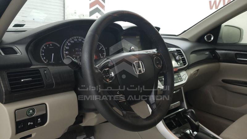 1HGCR2676EA608644 Auction: EmiratesAuction Lot: 405934 1HGCR2676EA608644 Honda Accord 2014 WHITE Photo 11