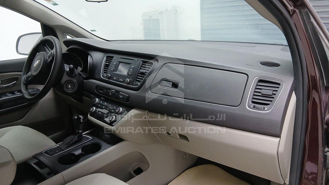 2015 Kia Sedona — Front Right Passenger Dashboard View — Photo 36