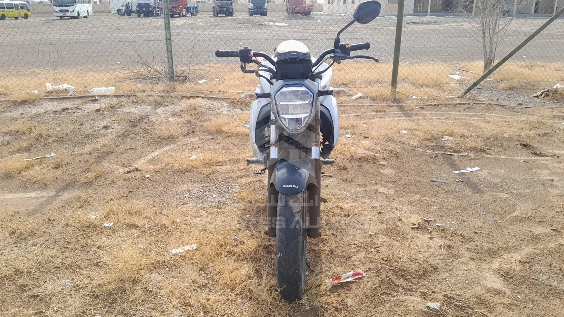 2020 SUZUKI MOTORBIKE VIN: MB8ED13B2L8100212