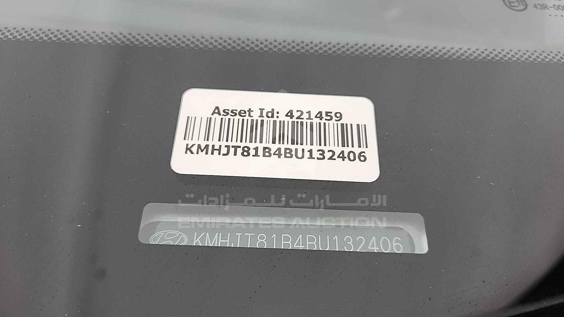 2011 HYUNDAI TUCSON VIN: KMHJT81B4BU132406
