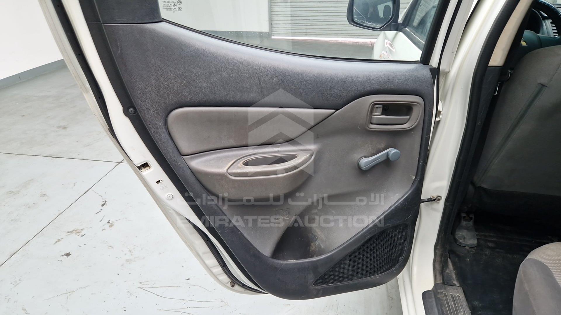 2016 MITSUBISHI L 200 VIN: MMBJNKJ30GH045384