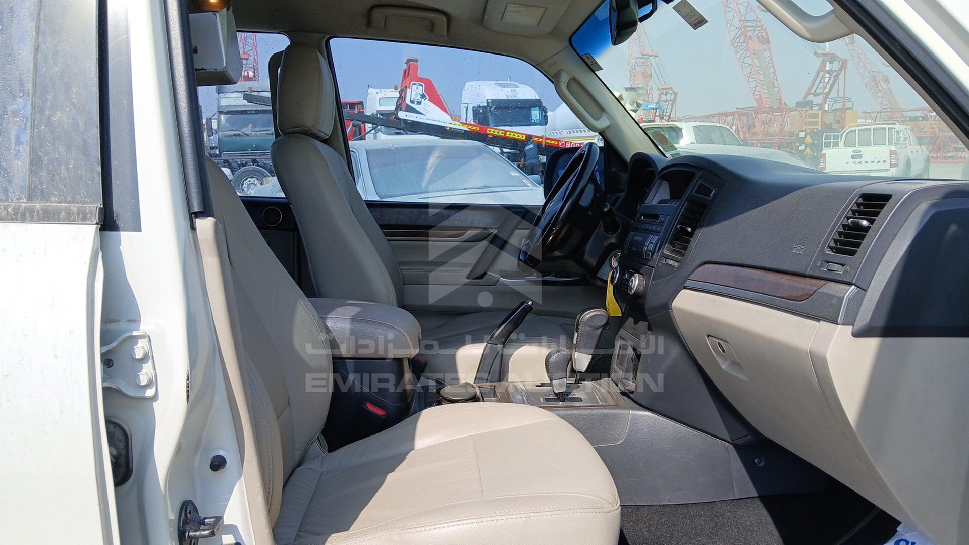 2013 MITSUBISHI PAJERO VIN: JMYLRV95WDJ706603