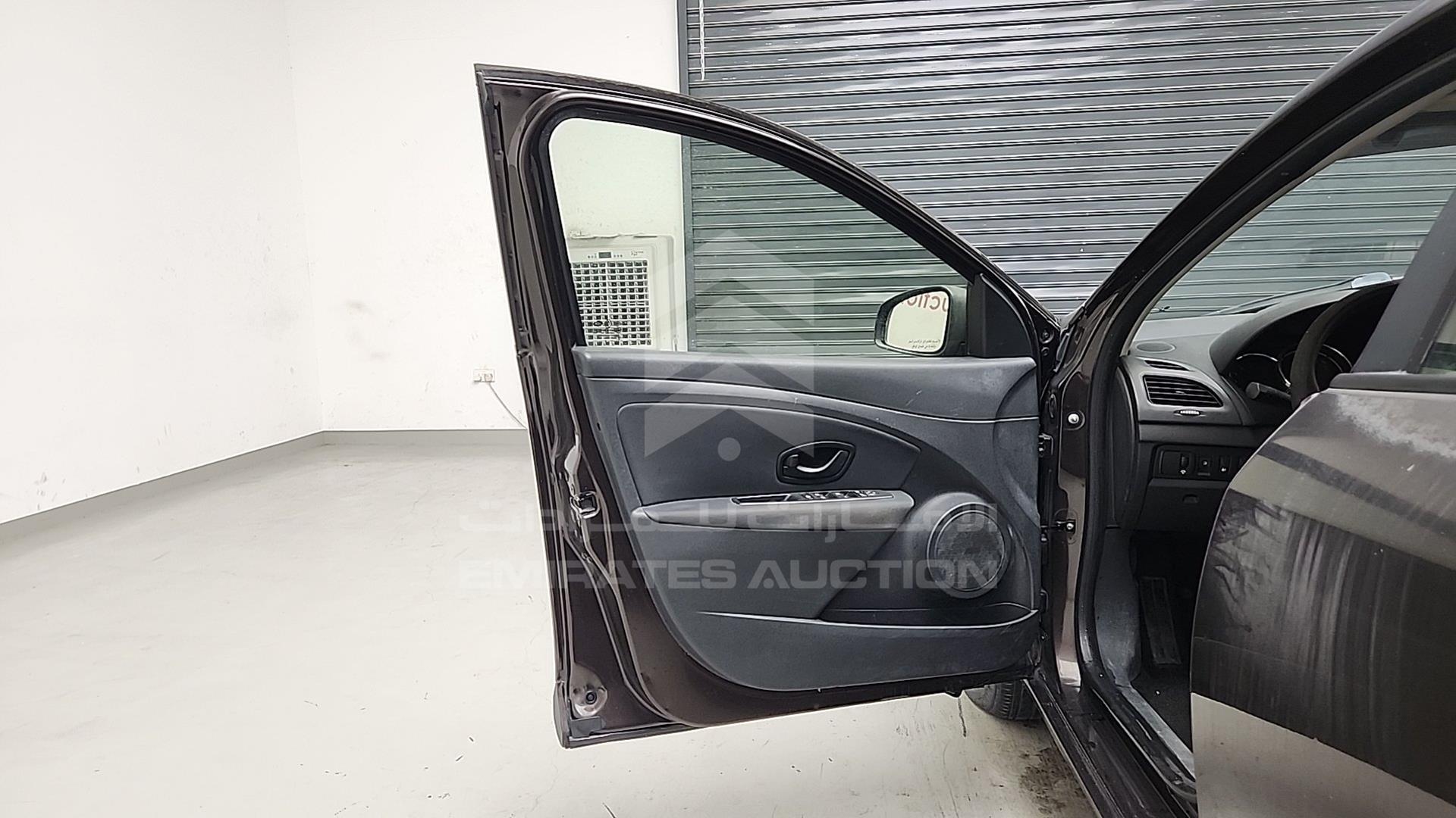 2014 RENAULT FLUENCE VIN: VF1LZLET9EC279640