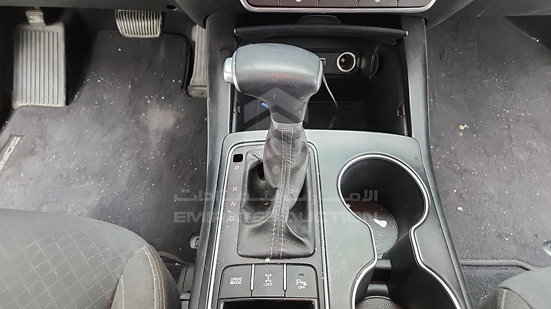 2019 Kia Sorento — Gear View — Photo 20