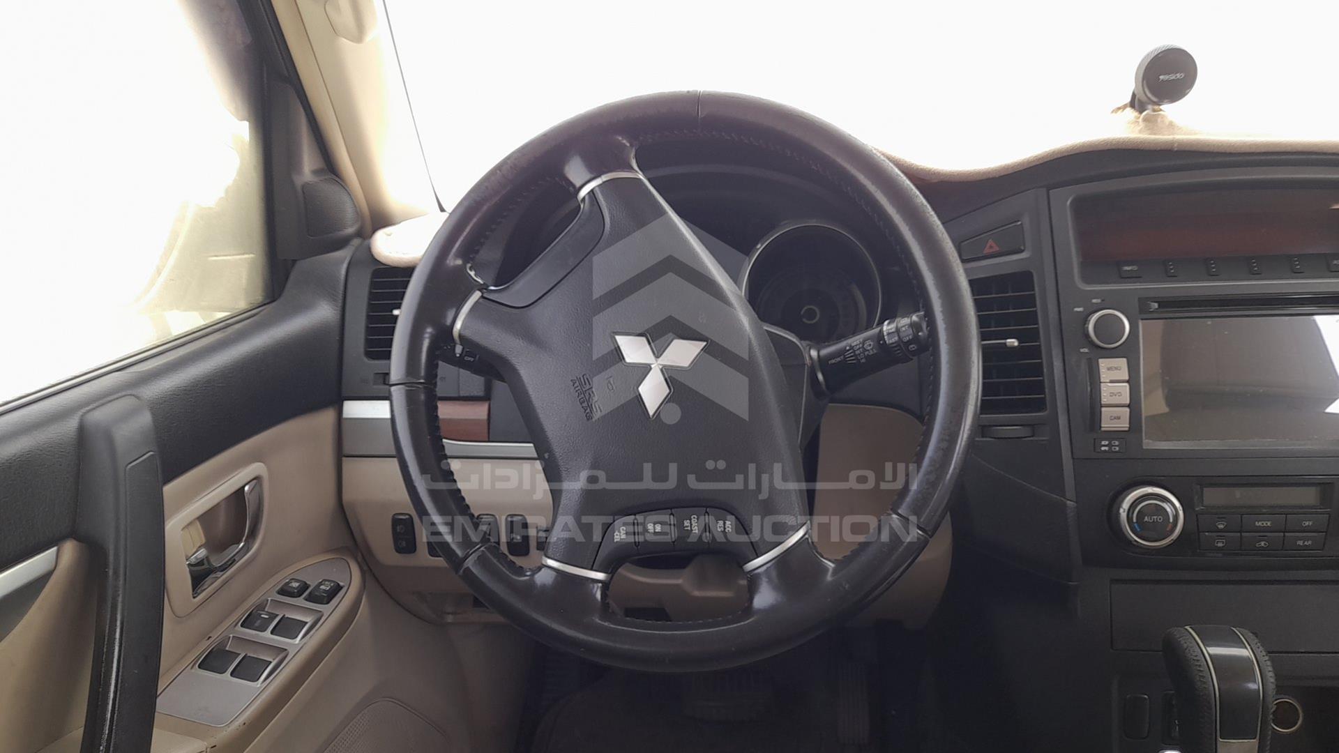 2008 MITSUBISHI PAJERO VIN: JMYLRV93W8J721894