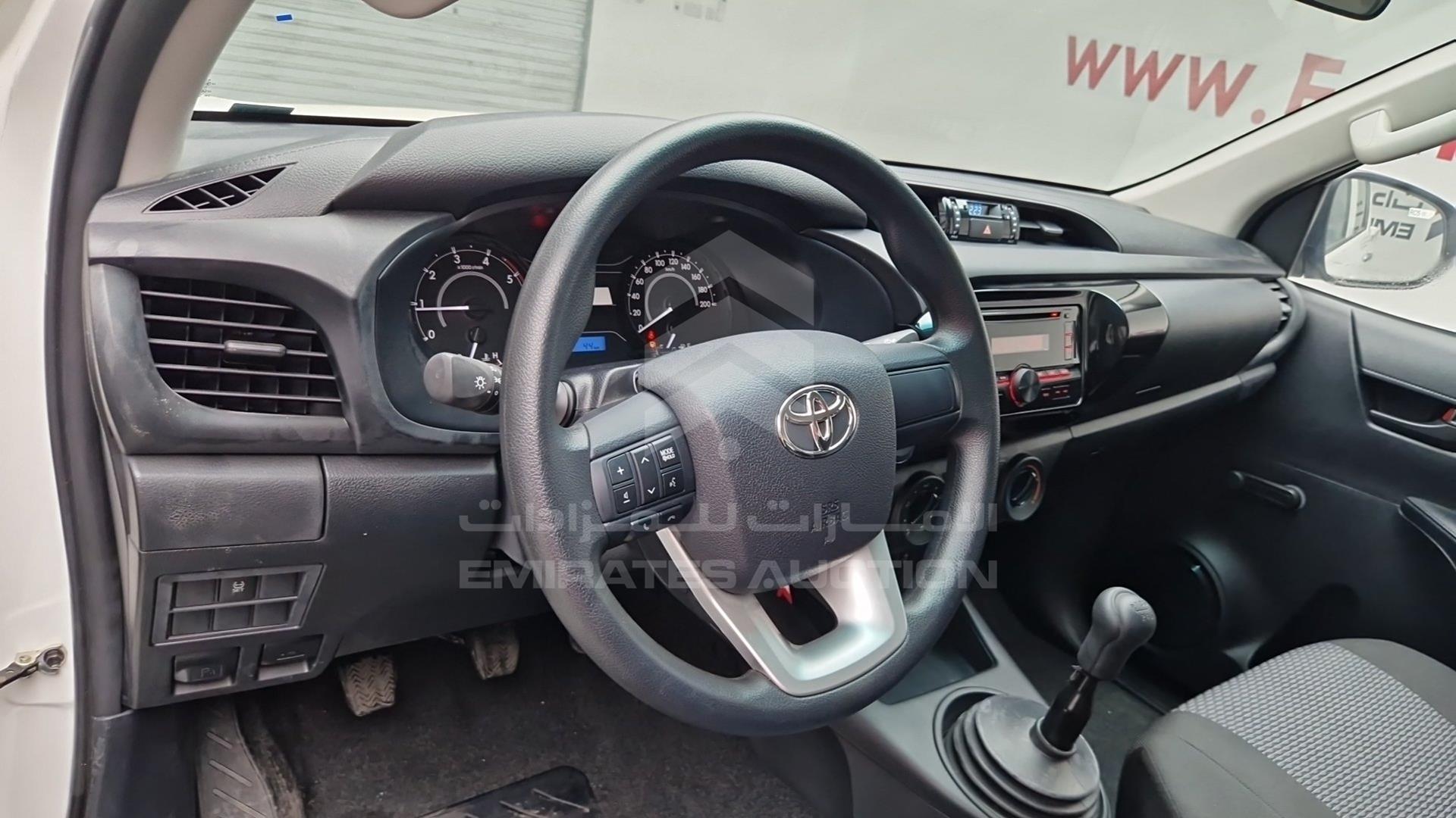 2018 TOYOTA HILUX VIN: MR0DB8CD8J0174166