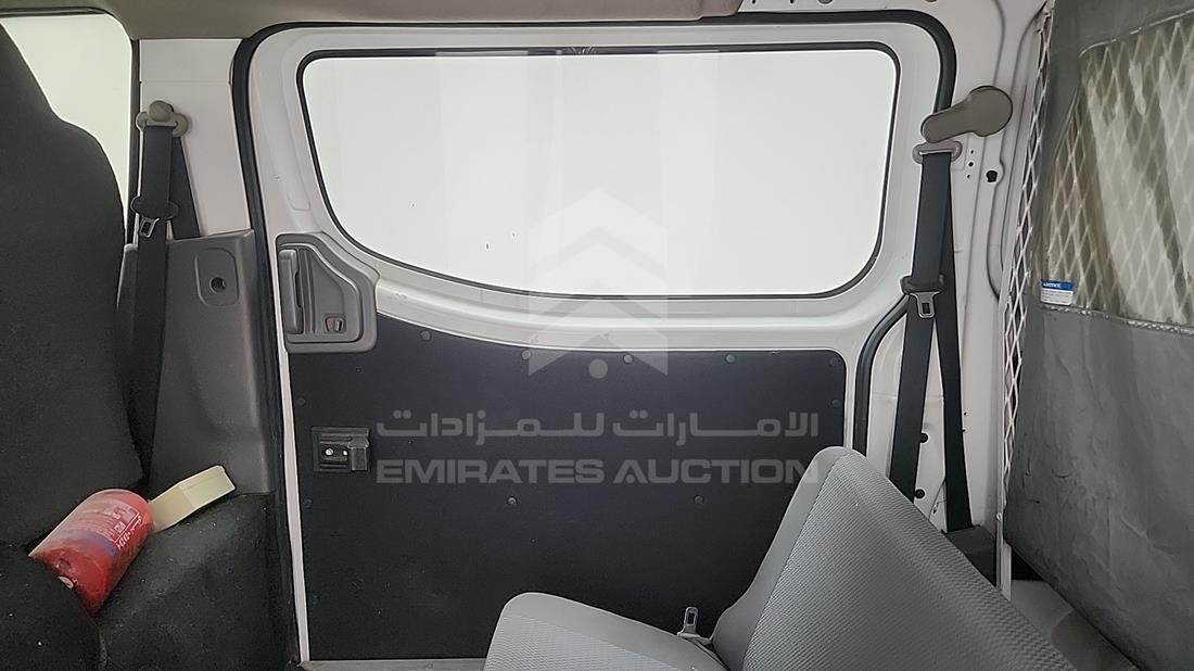 نيسان أورفان 2017 — الباب الخلفي الأيمن — صورة 16
