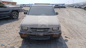 2000 Isuzu KB — Full Front View — Photo 1 — Thumbnail