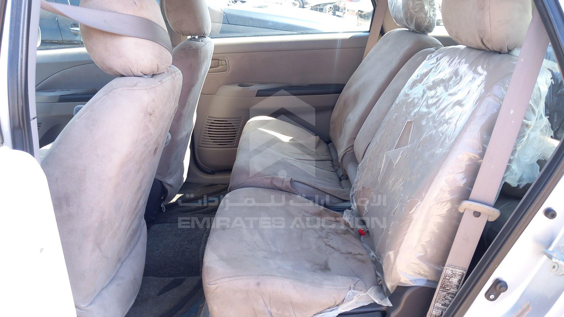 2007 MITSUBISHI GRANDIS VIN: JMYLRNA4W7Z700700