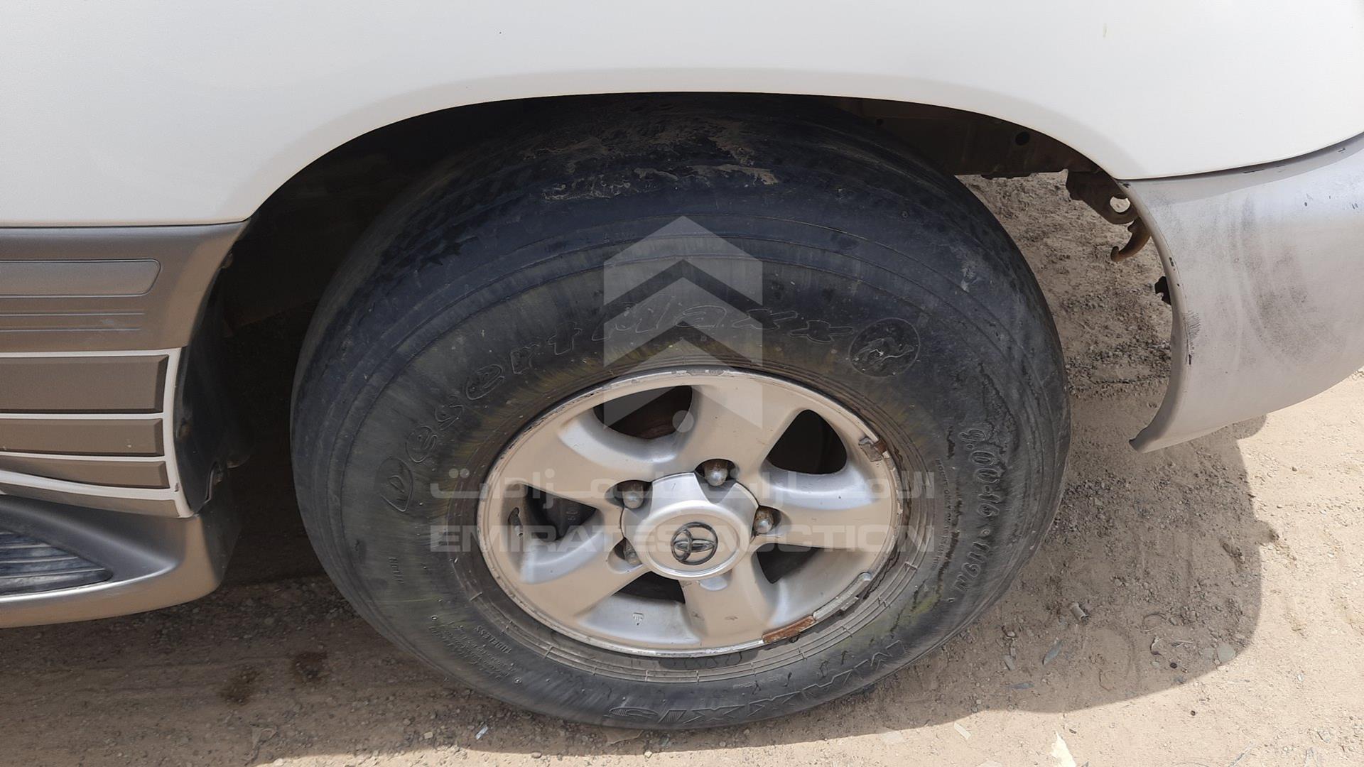 2006 TOYOTA LAND CRUISER VIN: JTEHT05J162089016