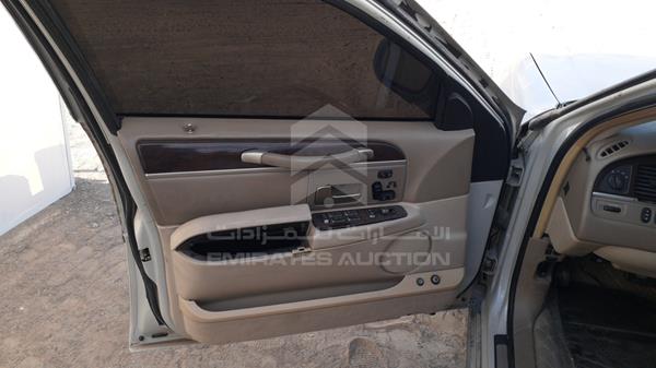 Lincoln Town Car 2006 1LNHM83V96Y635852 Image 32