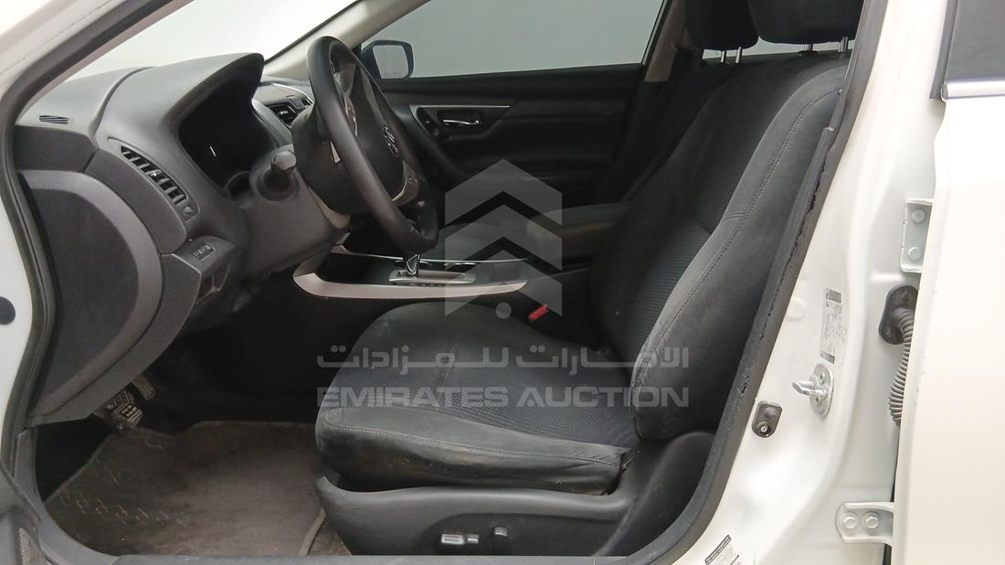 نيسان التيما 2015 — زاوية السائق الأمامية اليسرى — صورة 13