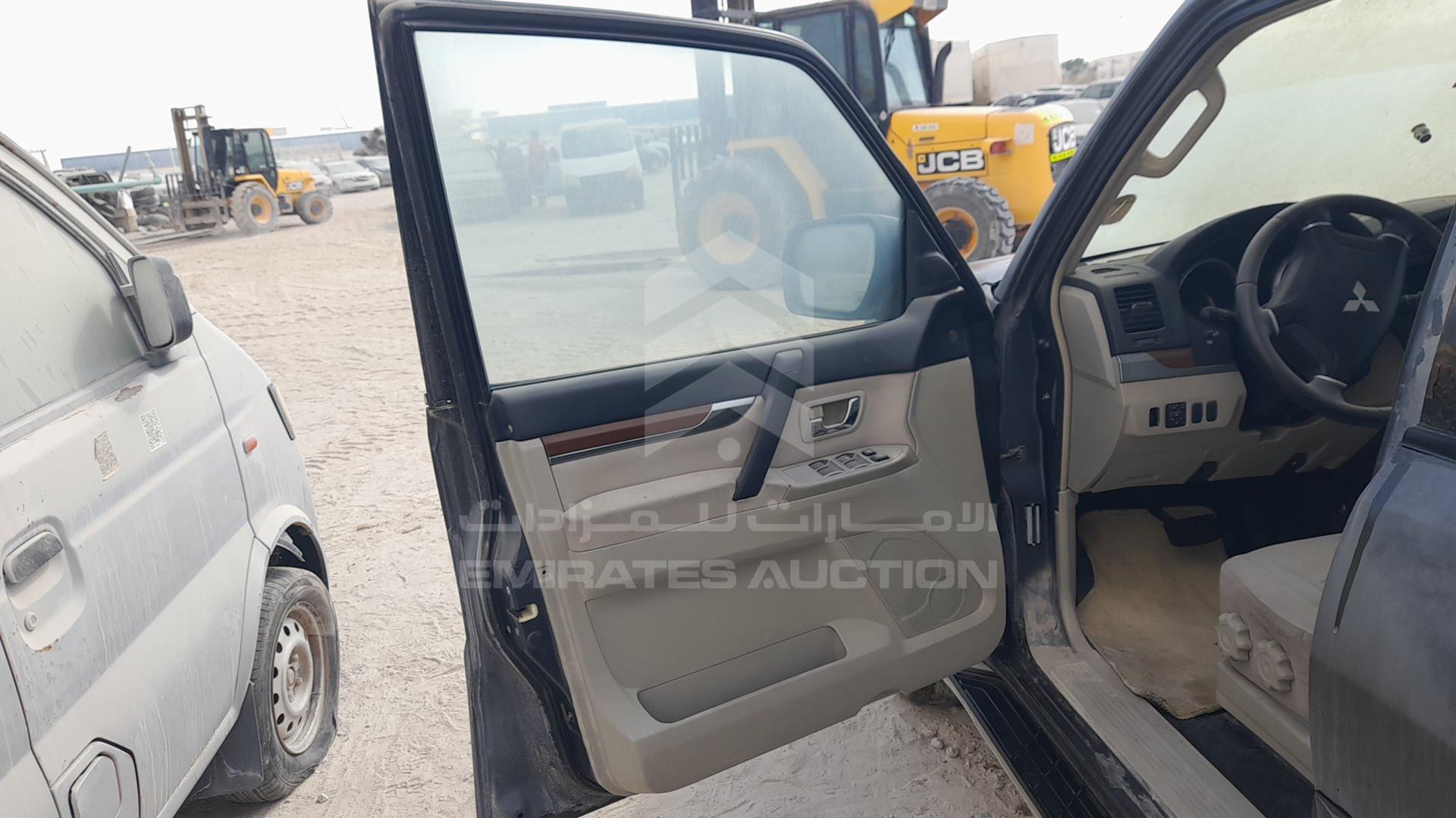 2007 MITSUBISHI PAJERO VIN: JMYLRV93W7J716768
