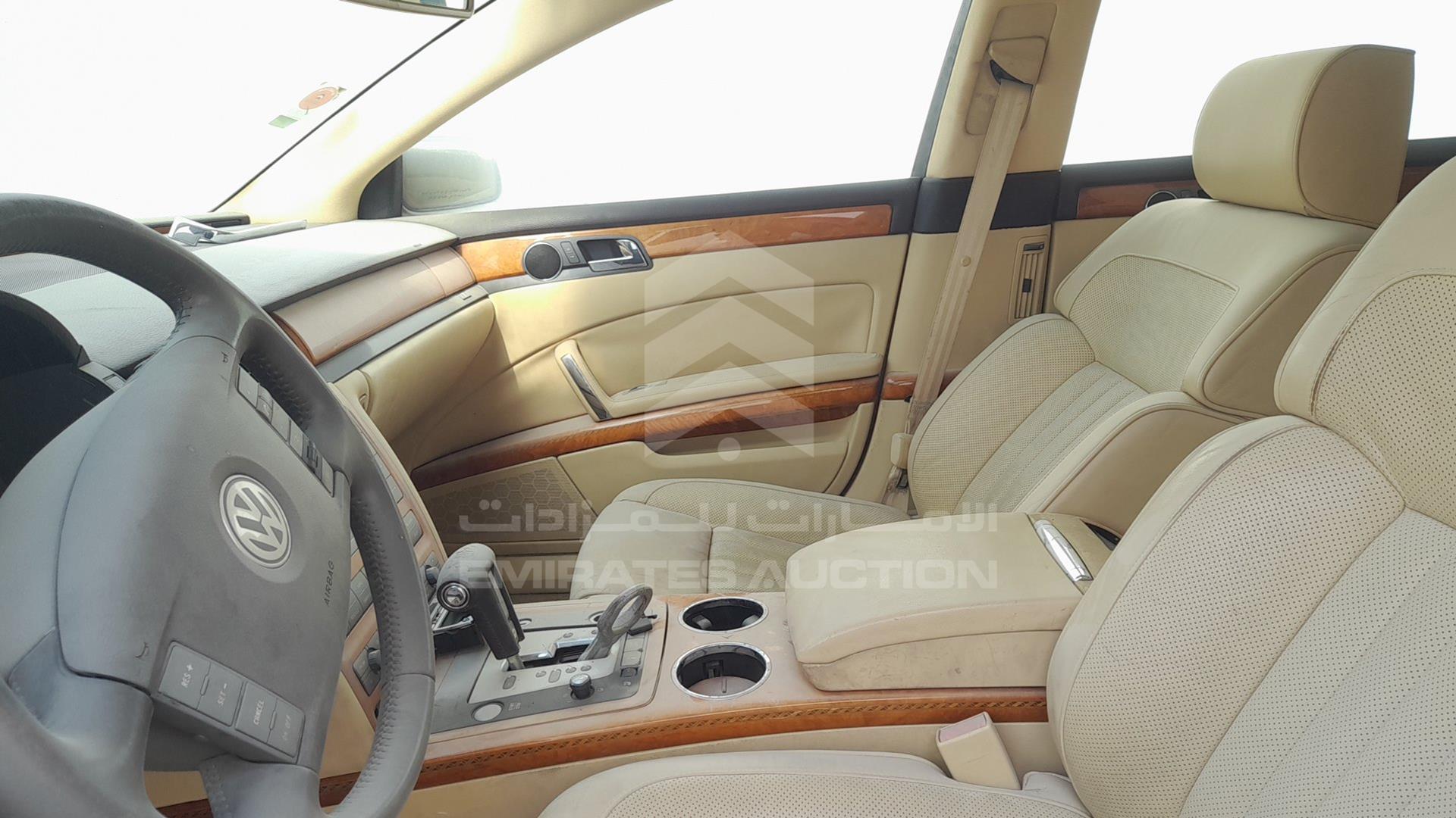 2005 VOLKSWAGEN PHAETON VIN: WVWAG53D658001061