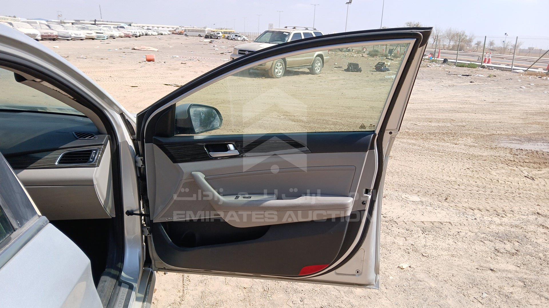 2015 HYUNDAI SONATA VIN: 5NPE34AF0FH092763
