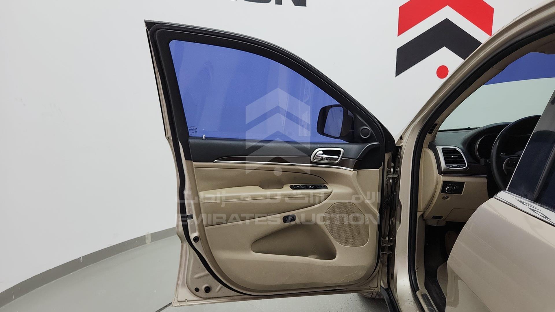 2015 JEEP GRAND CHEROKEE VIN: 1C4RJFBG4FC687380