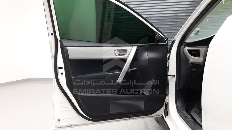 RKLBL9HE7F5241122 Auction: EmiratesAuction Lot: 407963 RKLBL9HE7F5241122 Toyota Corolla 2015 WHITE Photo 13