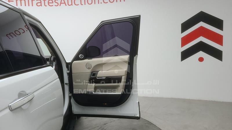VIN: SALGA2EF6EA171169 Auction: EmiratesAuction Lot: 405877 VIN: SALGA2EF6EA171169 Range Rover Autobiography 2014 WHITE Photo 44