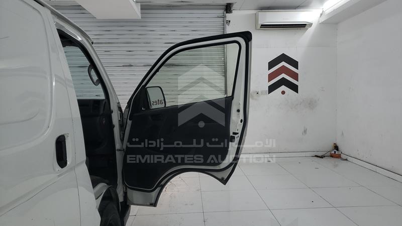 JTFHX02P0G0106555 Auction: EmiratesAuction Lot: 406209 JTFHX02P0G0106555 Toyota Hiace 2016 WHITE Photo 24