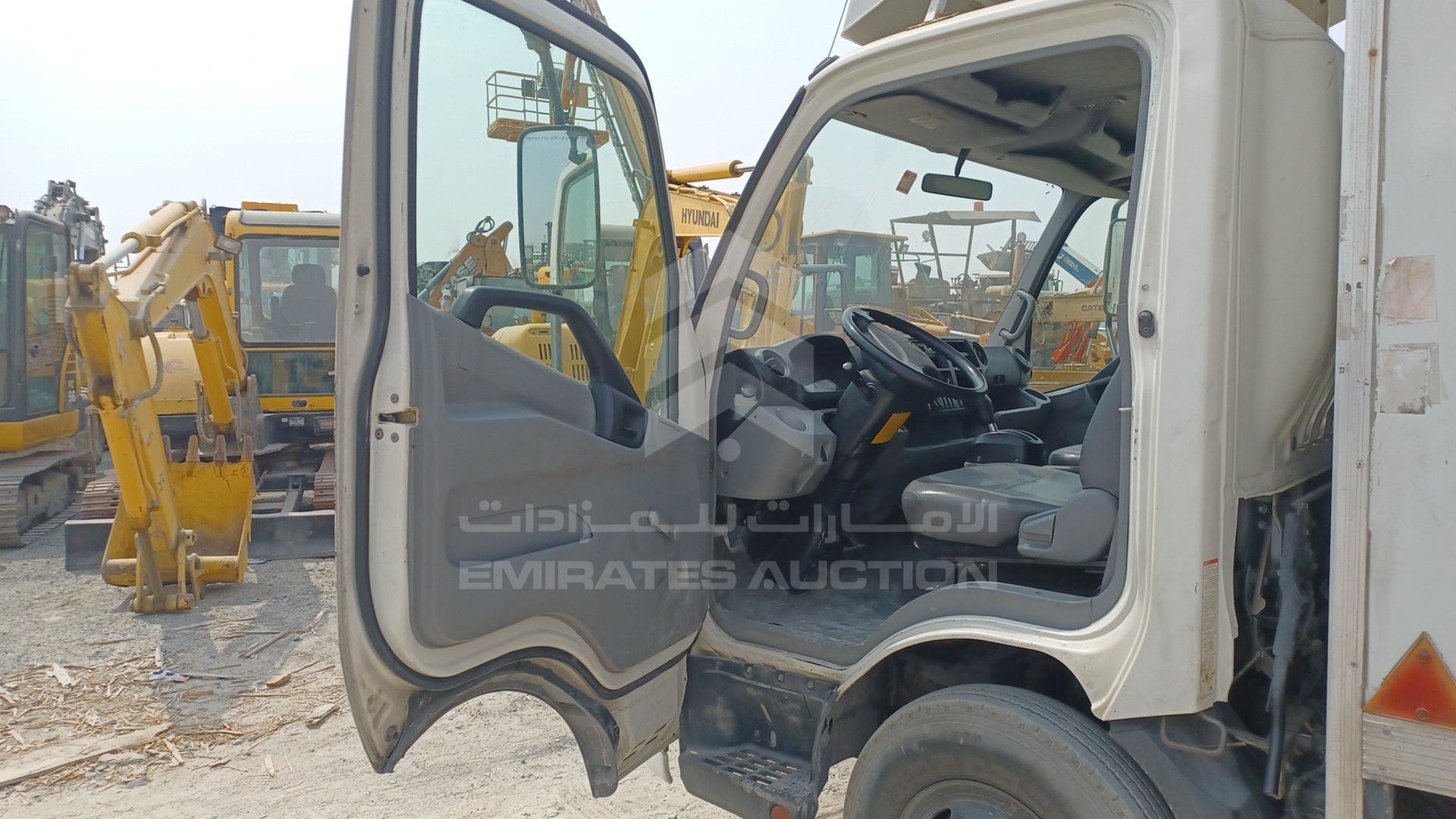 2015 HINO 300 VIN: JHHUCK1H3FK012131