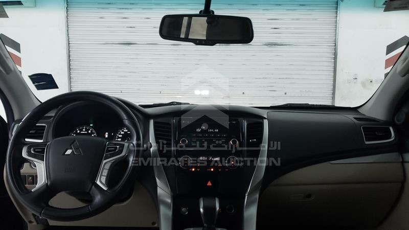 MMEMC21XXHH004146 Auction: EmiratesAuction Lot: 406724 MMEMC21XXHH004146 Mitsubishi Montero 2017 BLUE Photo 15