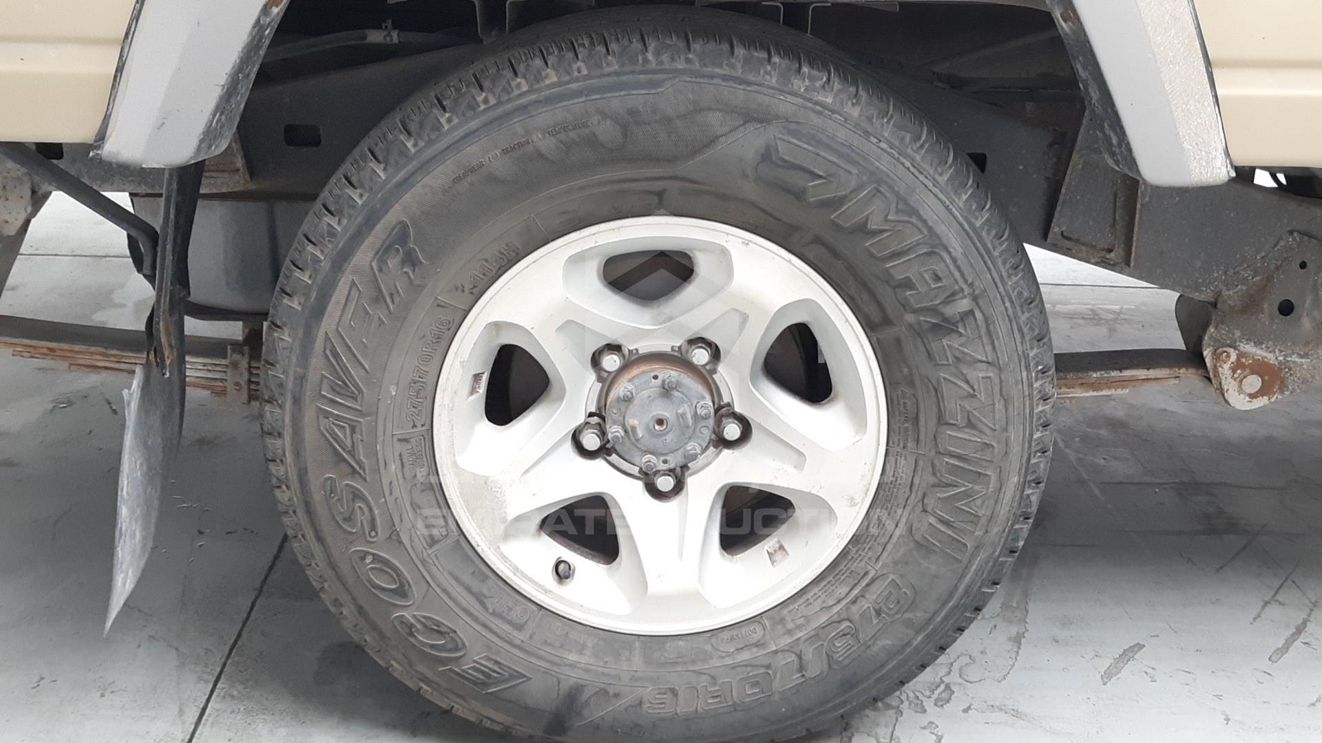 2011 TOYOTA LAND CRUISER VIN: JTFLU73J5B4521104