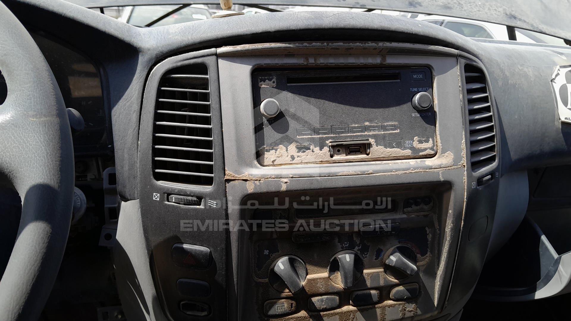 2000 TOYOTA LAND CRUISER VIN: JTCHJ01J7Y0031043