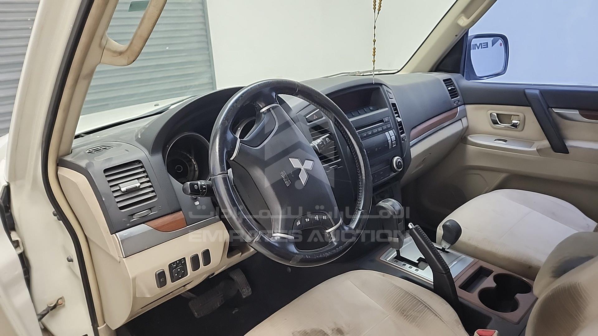 2009 MITSUBISHI PAJERO VIN: JMYLRV93W9J710845