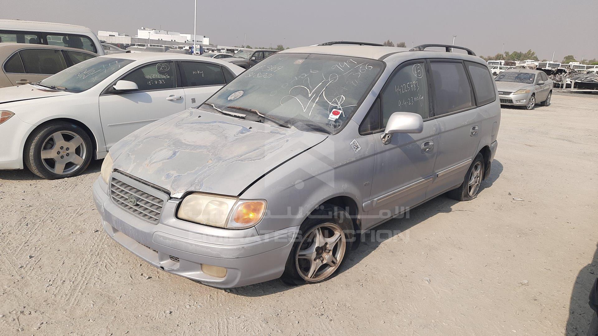 2003 HYUNDAI TRAJET VIN: KMHMH81C83U149511