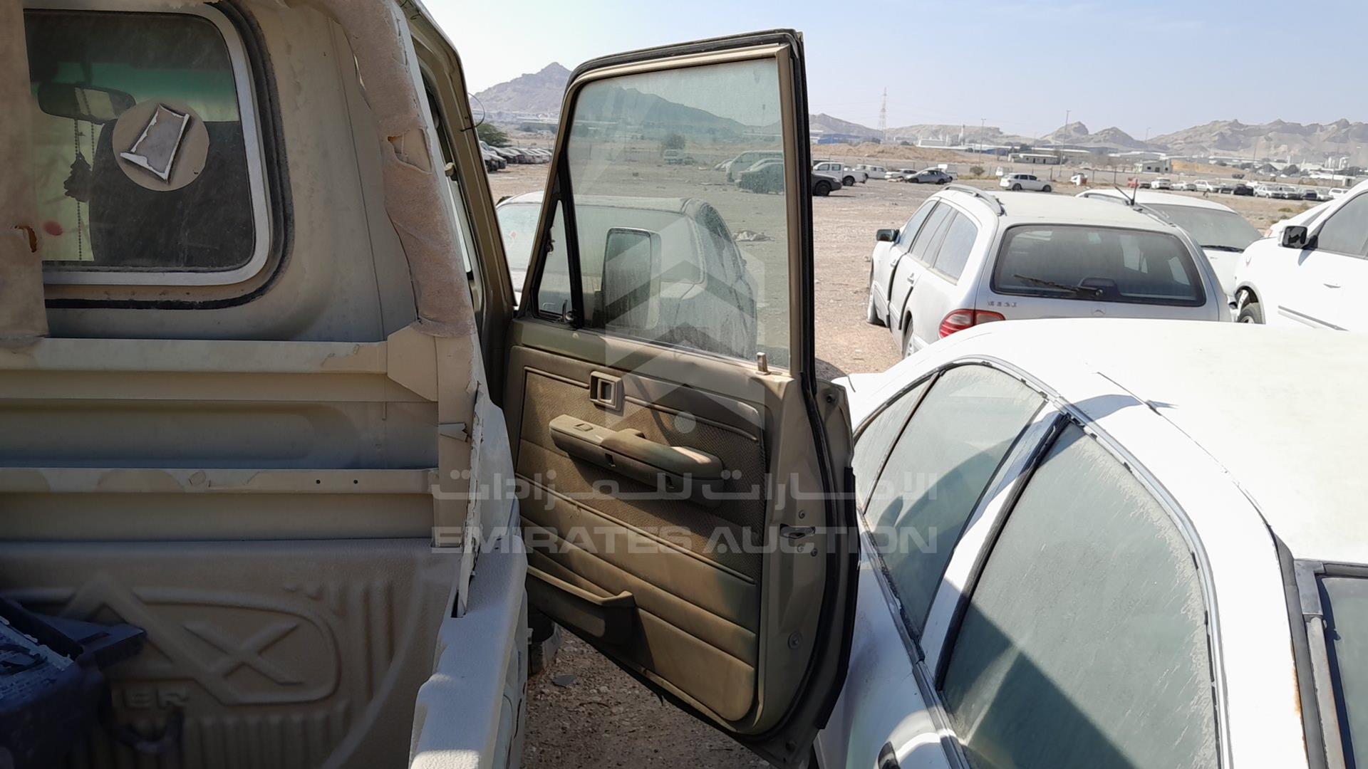 2010 TOYOTA LAND CRUISER VIN: JTFLU73J8A4507289