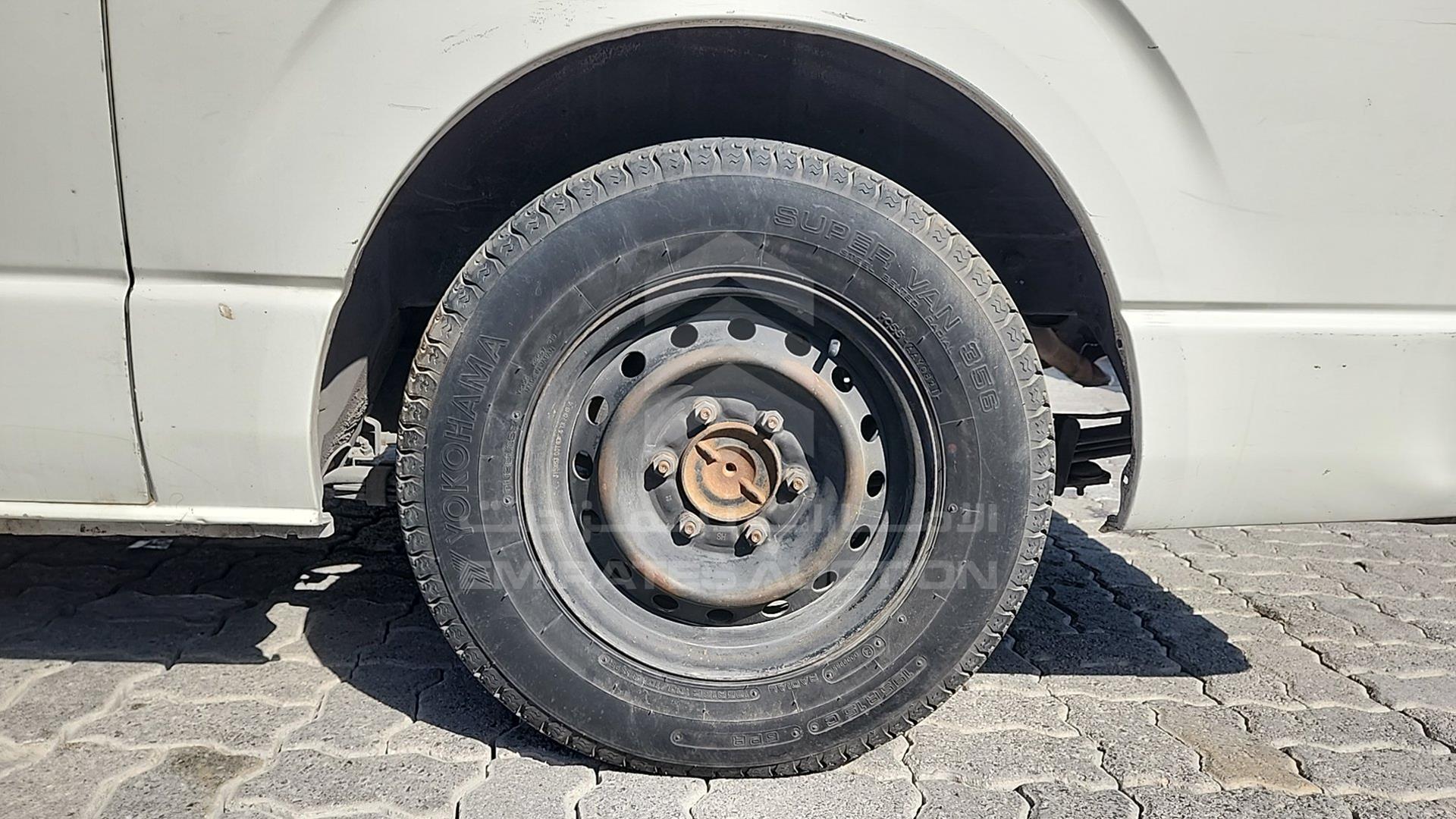 2009 TOYOTA HIACE VIN: JTFHX02P190043646