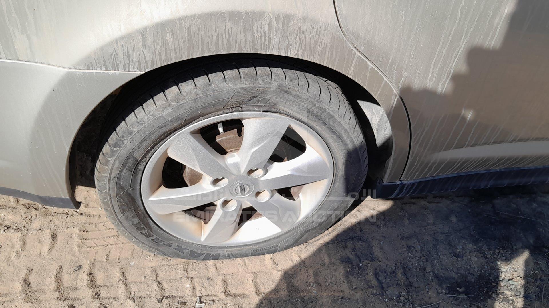 2011 NISSAN TIIDA VIN: 3N1BC1A80BL369878