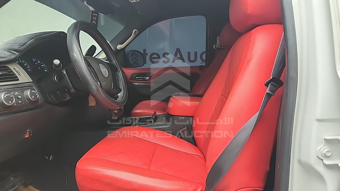 2011 GMC Sierra — Front Left Driver Seat View — Photo 12