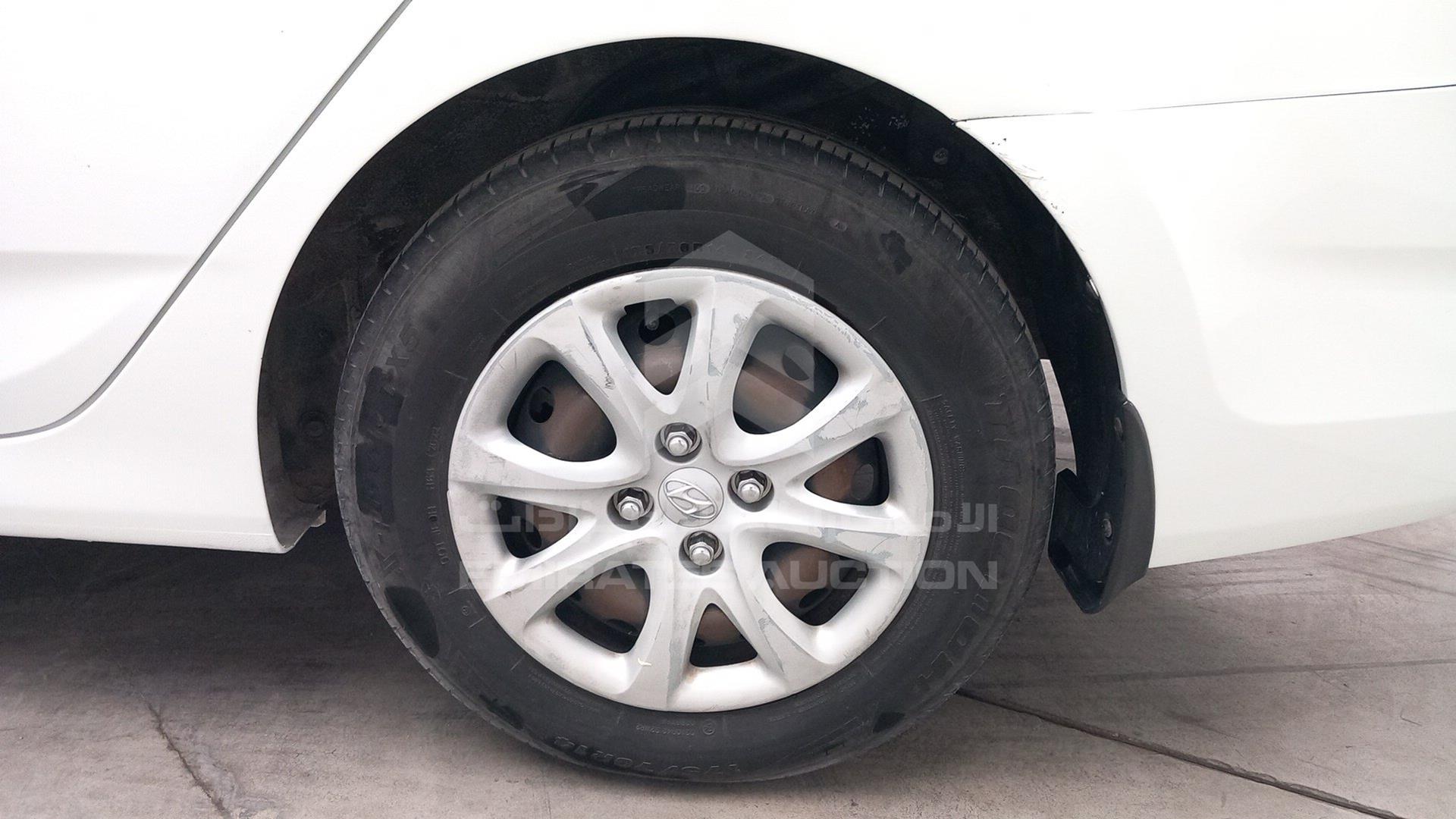2015 HYUNDAI ACCENT VIN: KMHCT41BXFU710449