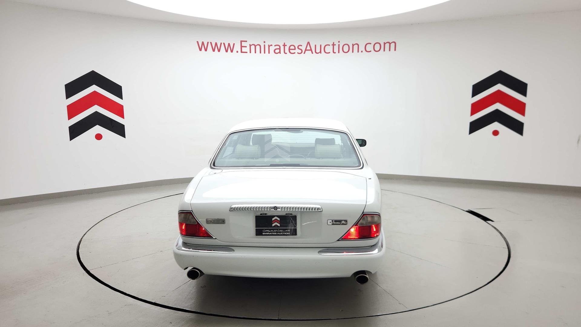 1999 JAGUAR X J 8 VIN: SAJKD684XXC868976
