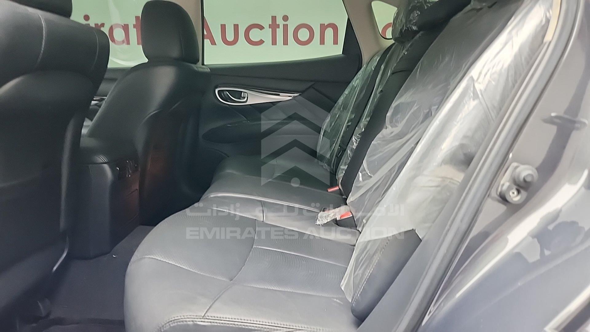 2016 INFINITI Q70 VIN: JNKBY1AP2GM320148