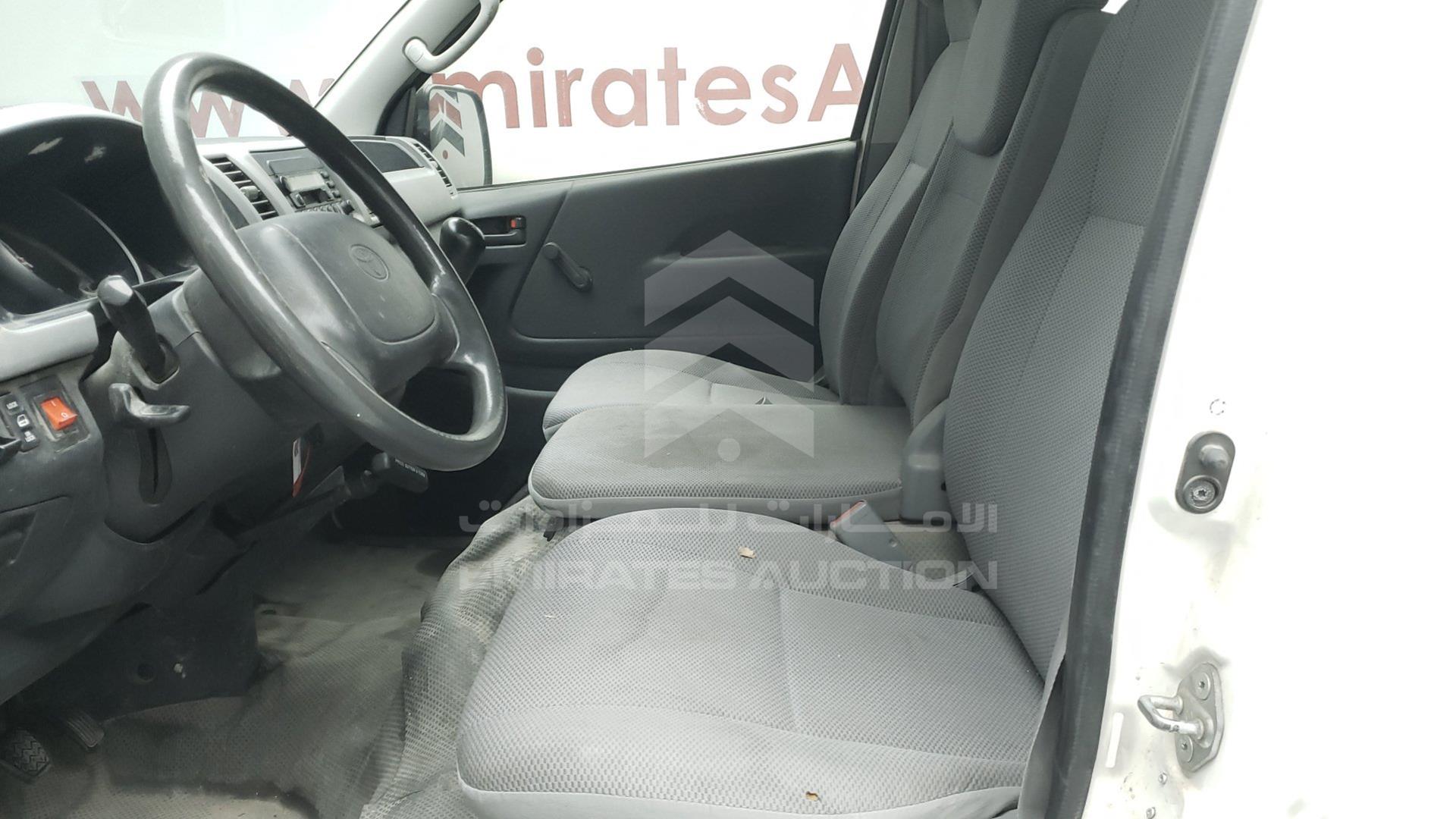 2007 TOYOTA HIACE VIN: JTGJX02PX70010963