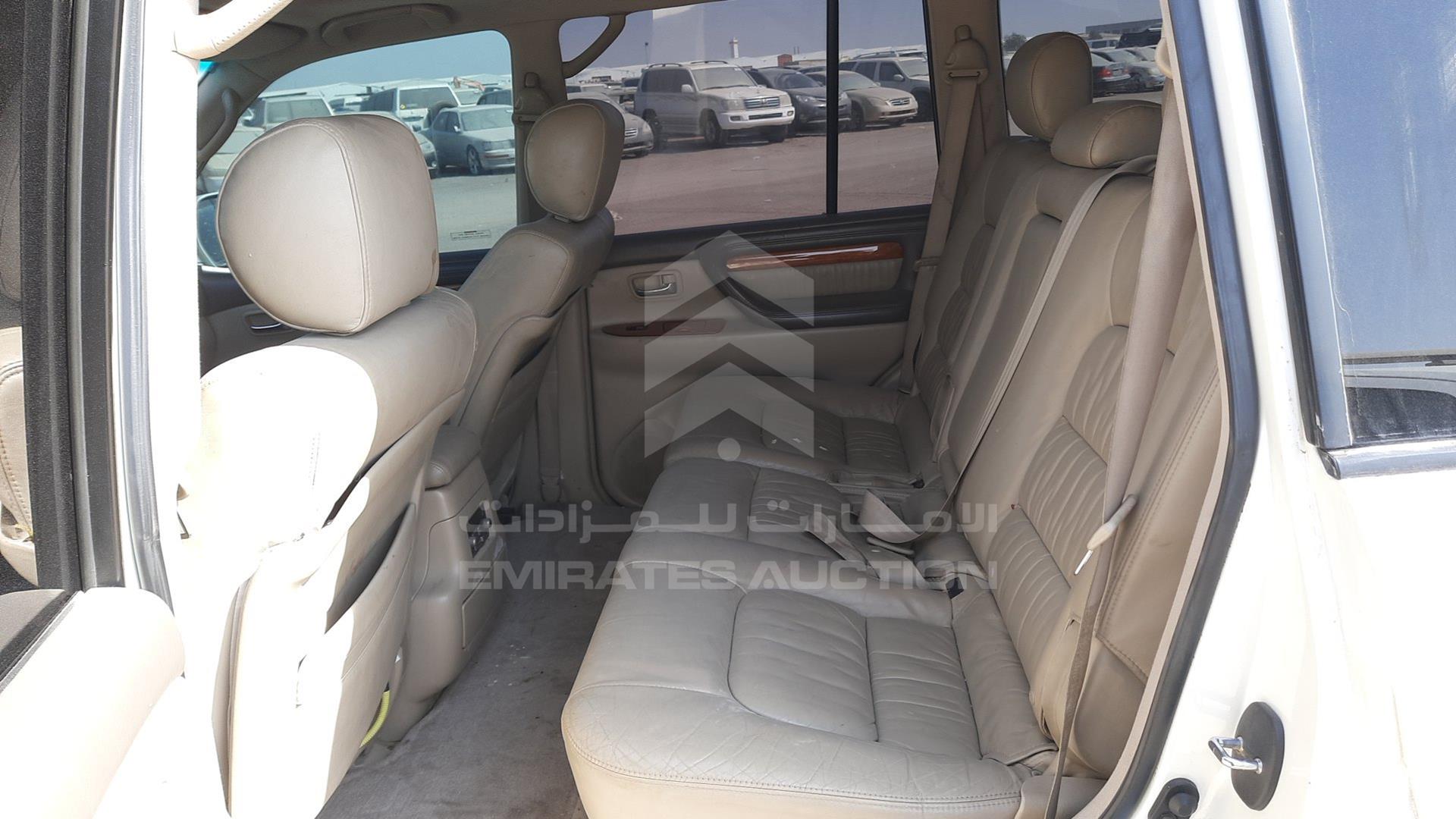 2005 LEXUS LX 470 VIN: JTJHT00WX53551277