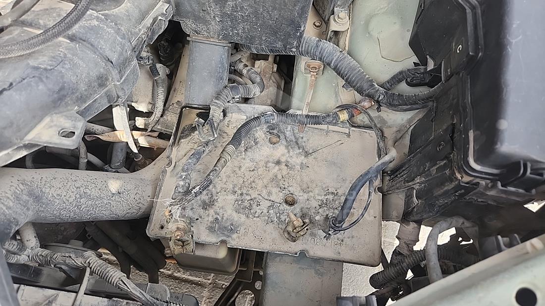 2006 Toyota Avalon — Engine Bay — Photo 35