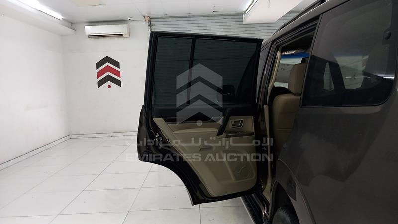 JE4MR62N1HJ708742 Auction: EmiratesAuction Lot: 410744 JE4MR62N1HJ708742 Mitsubishi Pajero 2017 -- Photo 19