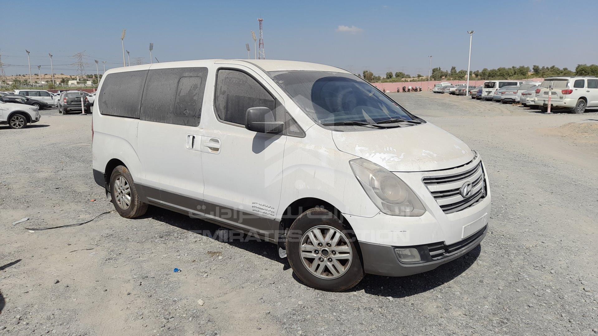 2016 HYUNDAI H1 VIN: KMJWA37R3GU801127