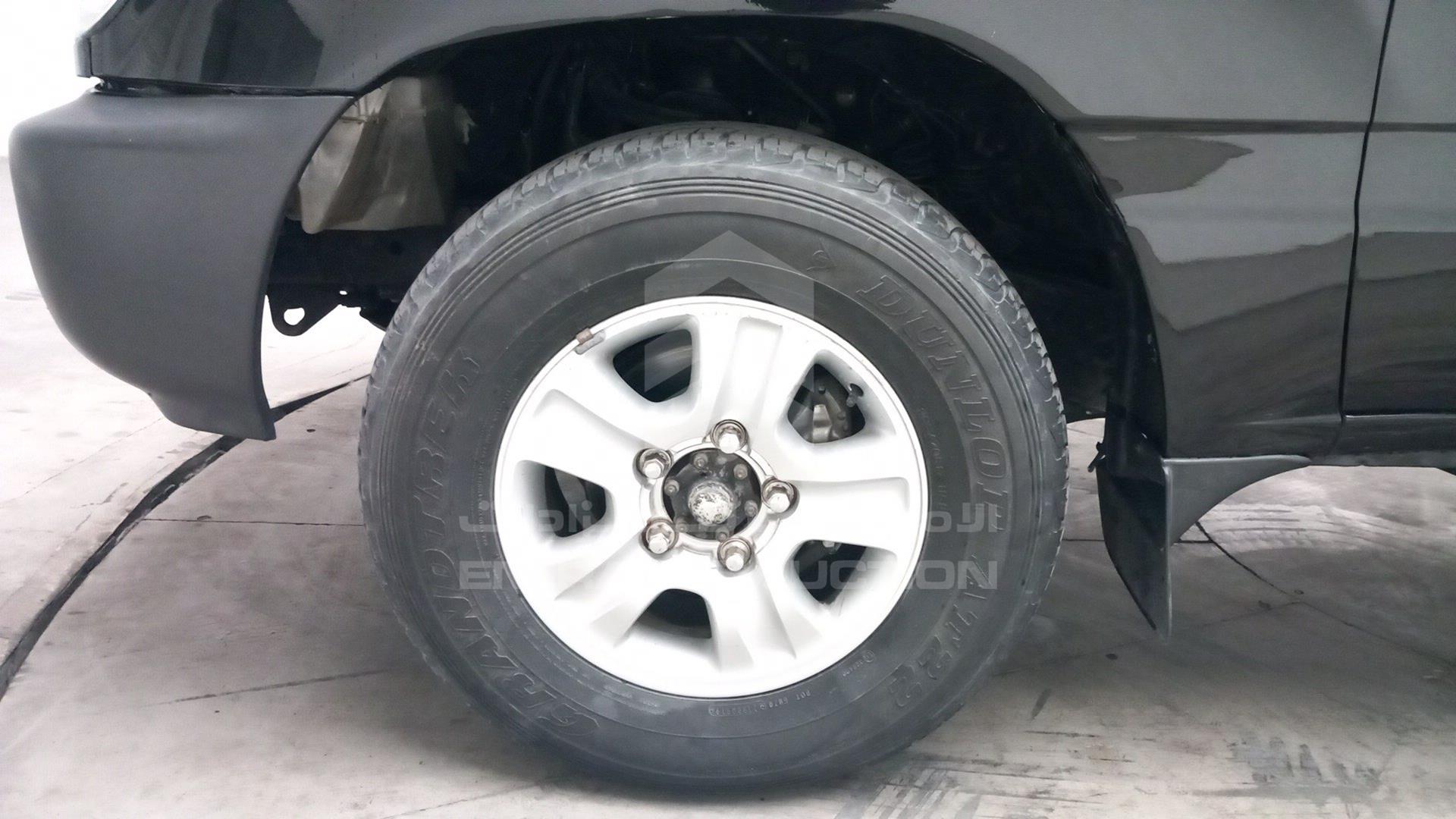 2006 TOYOTA LAND CRUISER VIN: JTEHJ09JX65145680