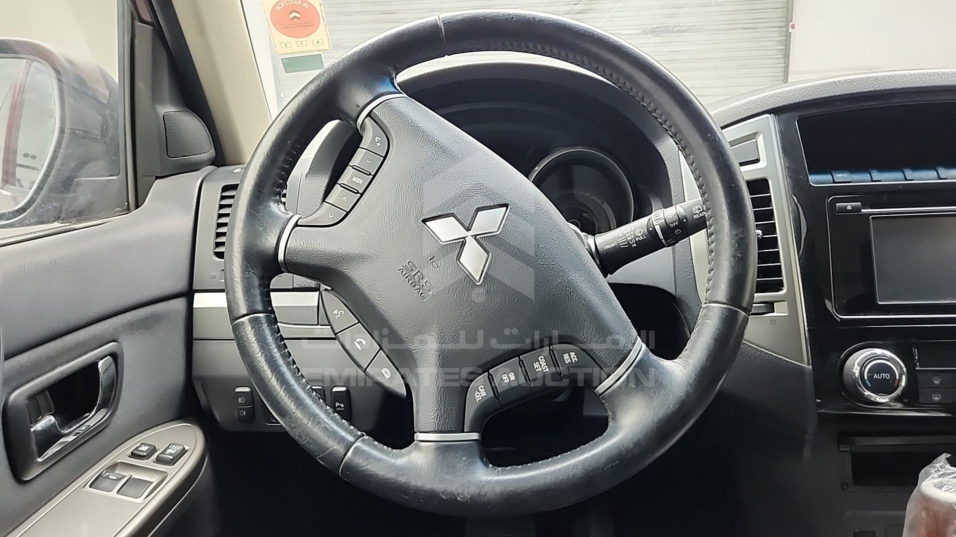 2016 MITSUBISHI PAJERO VIN: JMYMRV85WGJ724215