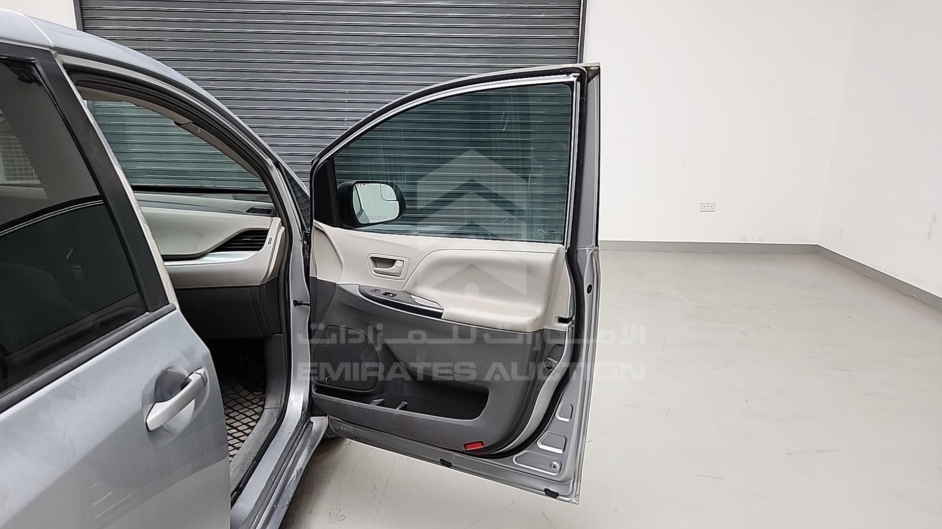 2016 TOYOTA SIENNA VIN: 5TDZK3DC0GS759679