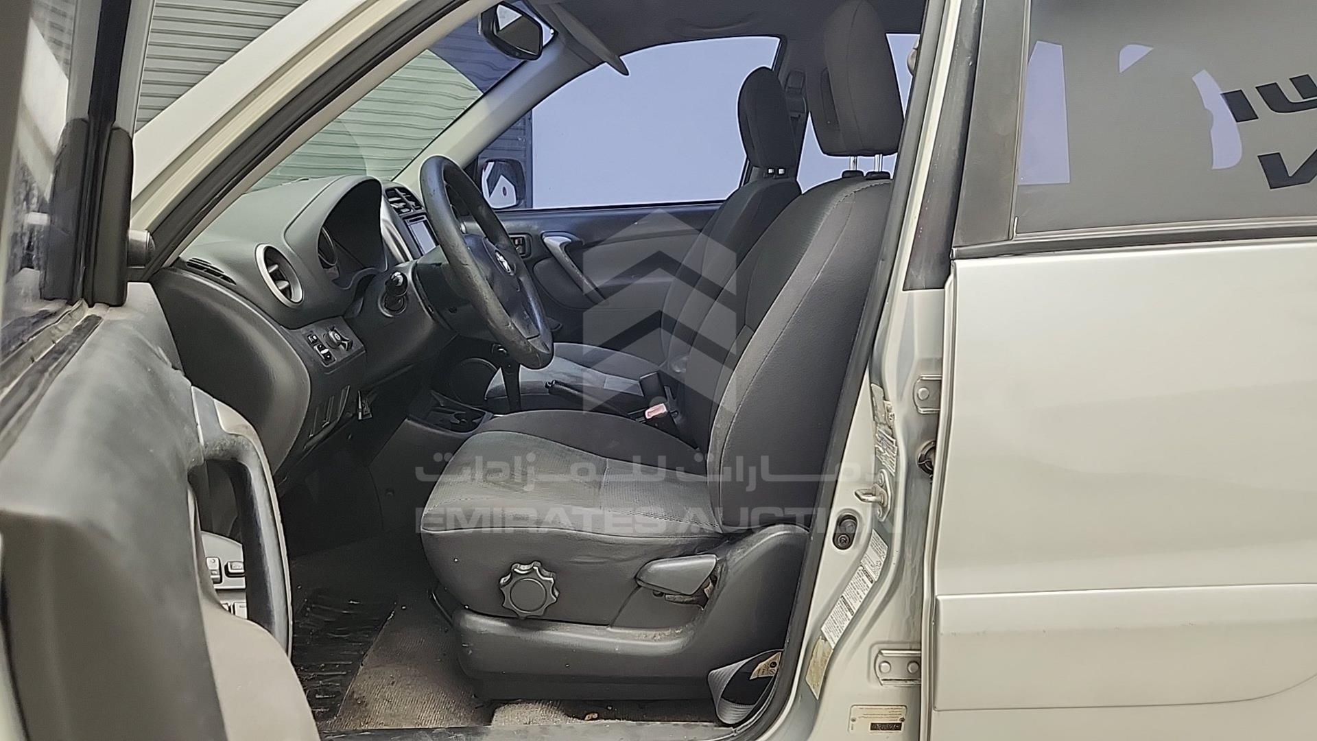 2005 TOYOTA RAV-4 VIN: JTEHH20V350302629
